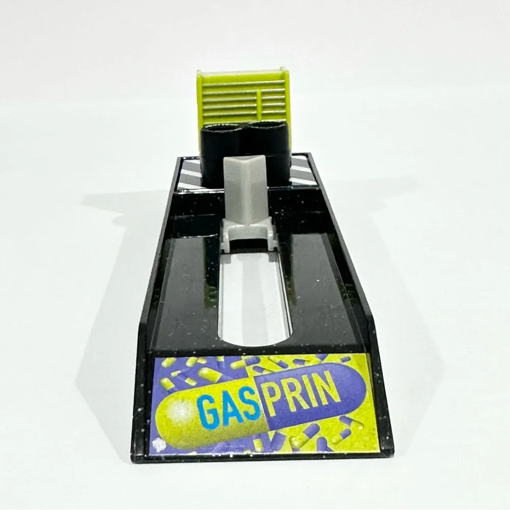 Disney Cars Floyd Mulvihill Launcher Gasprin #70 Die-cast